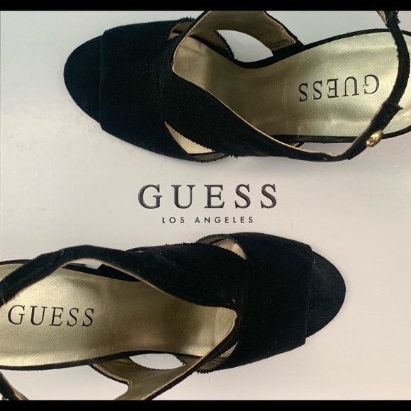 Black heels - Picture 2 of 2